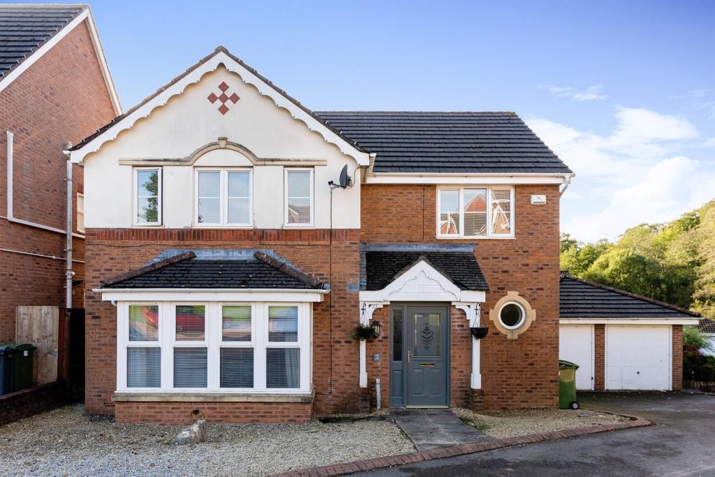 4 bedroom detached house for sale in Llewelyn Goch, St. Fagans, Cardiff, CF5