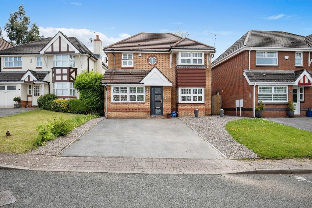 4 bedroom detached house for sale in Maes Yr Orchis, Morganstown, Cardiff, CF15