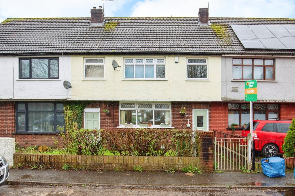 3 bedroom terraced house for sale in Manor Way, Whitchurch, Cardiff, CF14