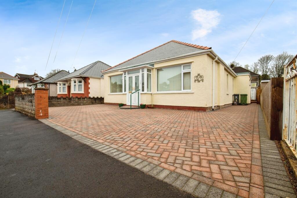 3 bedroom detached bungalow for sale in Heol Pant Y Rhyn, Whitchurch, Cardiff, CF14