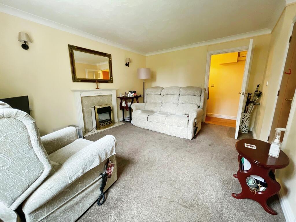 Additional property image - Velindre Road, Cardiff