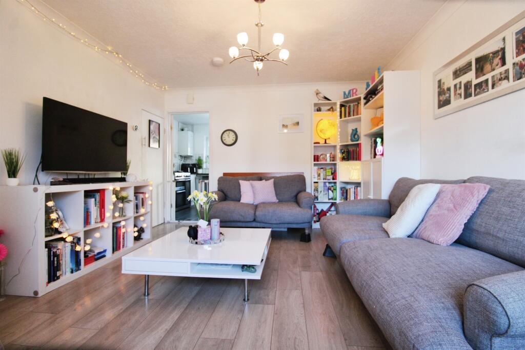 Additional property image - Southglade, Gwaelod-Y-Garth, Cardiff