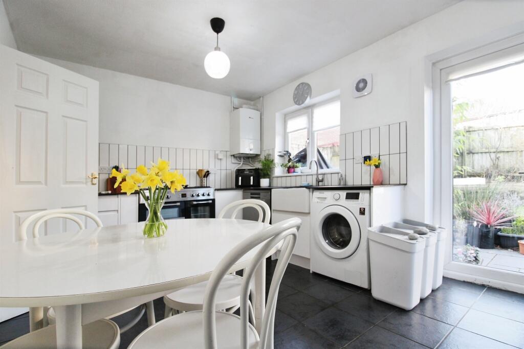 Additional property image - Southglade, Gwaelod-Y-Garth, Cardiff