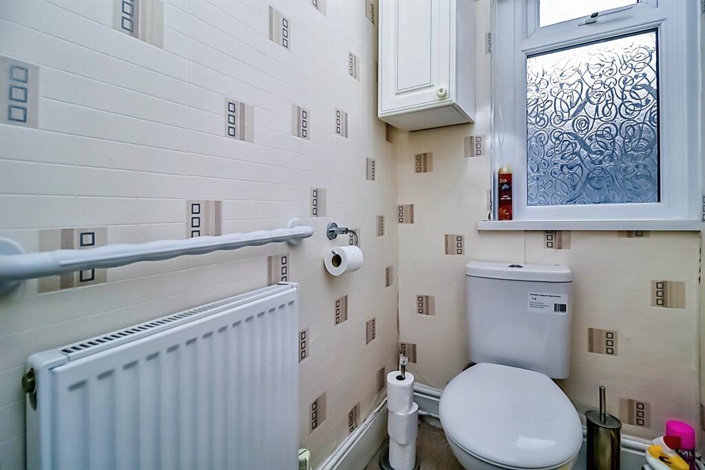 6 bedroom terraced house for sale in Harbour Road, Barry, CF62