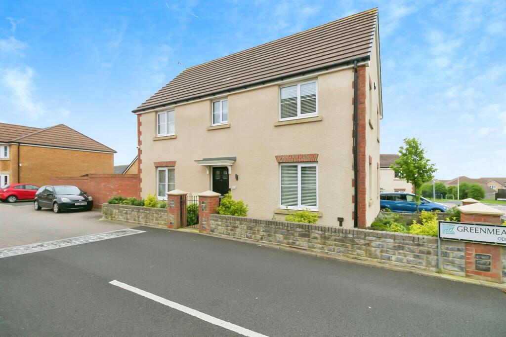 4 bedroom detached house for sale in Greenmeadow Way, Rhoose, Barry, CF62