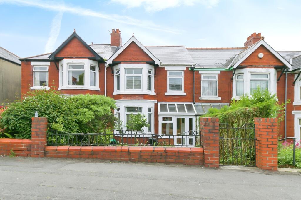 3 bedroom house for sale in Jenner Road, Barry, CF62