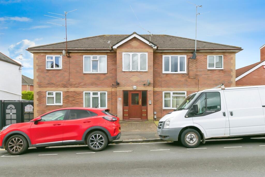 2 bedroom flat for sale in Lombard Street, BARRY, CF62