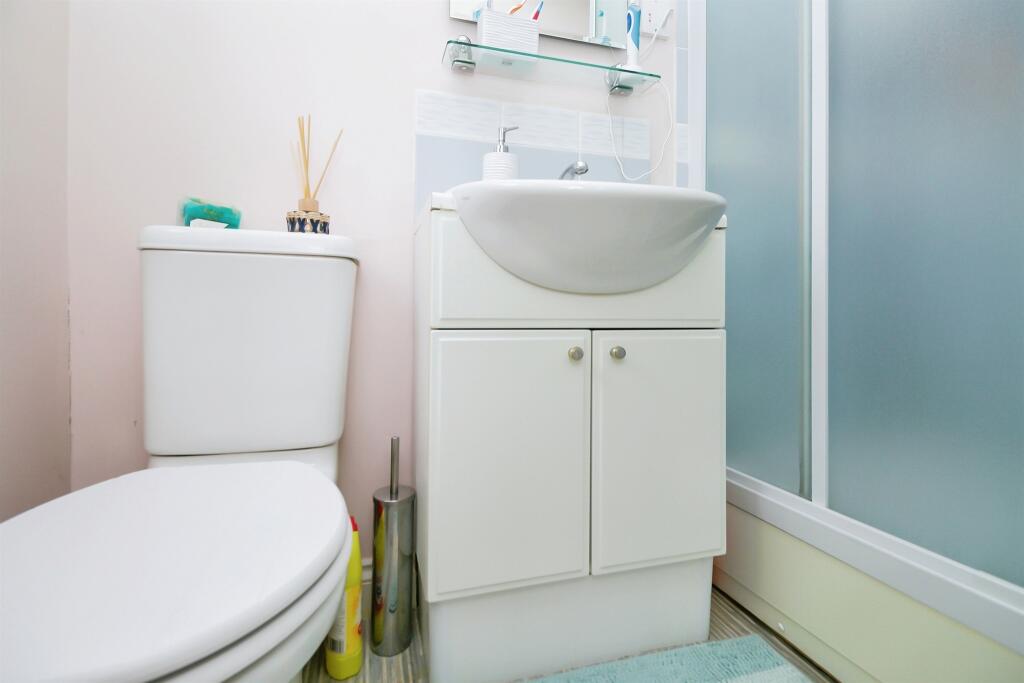 Additional property image - Heol Gwerthyd, Barry