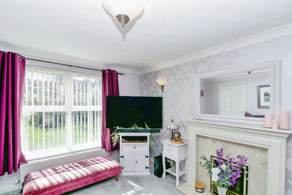 Additional property image - Heol Gwerthyd, Barry