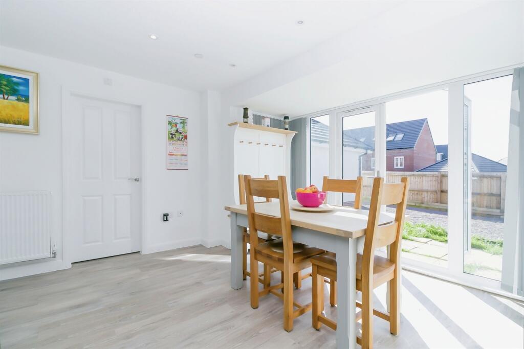 Additional property image - Rhodfa'r Hurricane, St. Athan, Barry