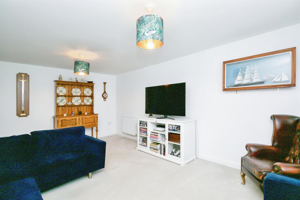 Additional property image - Rhodfa'r Hurricane, St. Athan, Barry