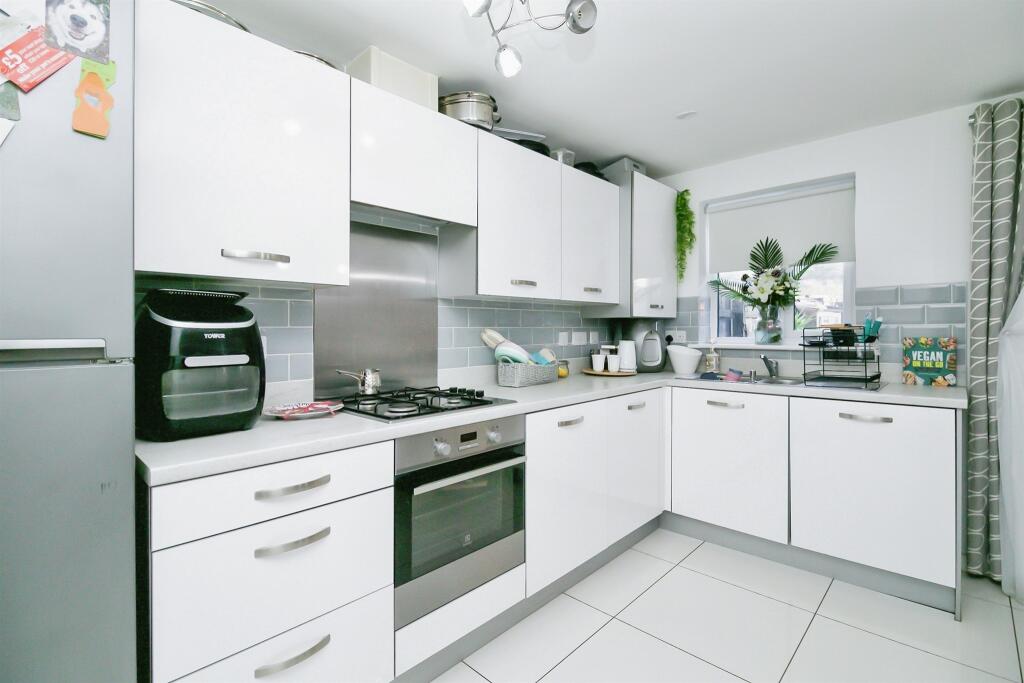 Additional property image - Lon Y Rheilffordd, Barry