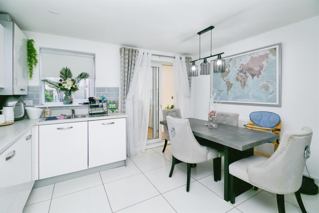 Additional property image - Lon Y Rheilffordd, Barry