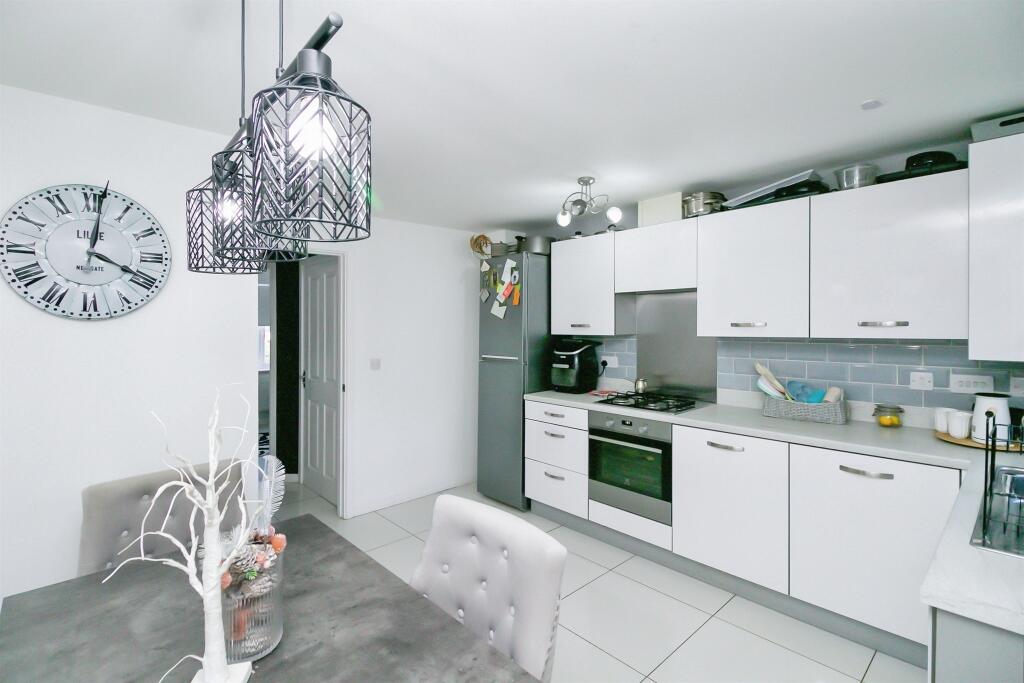 Additional property image - Lon Y Rheilffordd, Barry