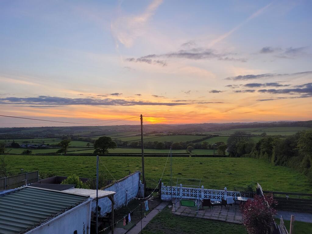 Main image of property: Port Road East, Barry
