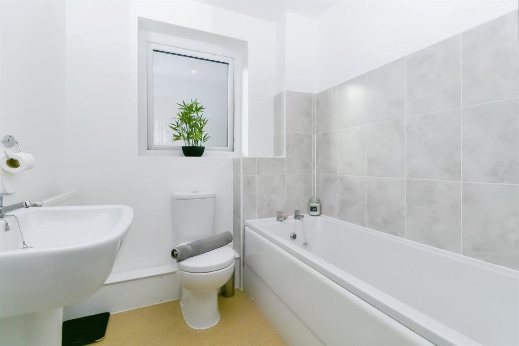 Additional property image - Cei Tir Y Castell, Barry