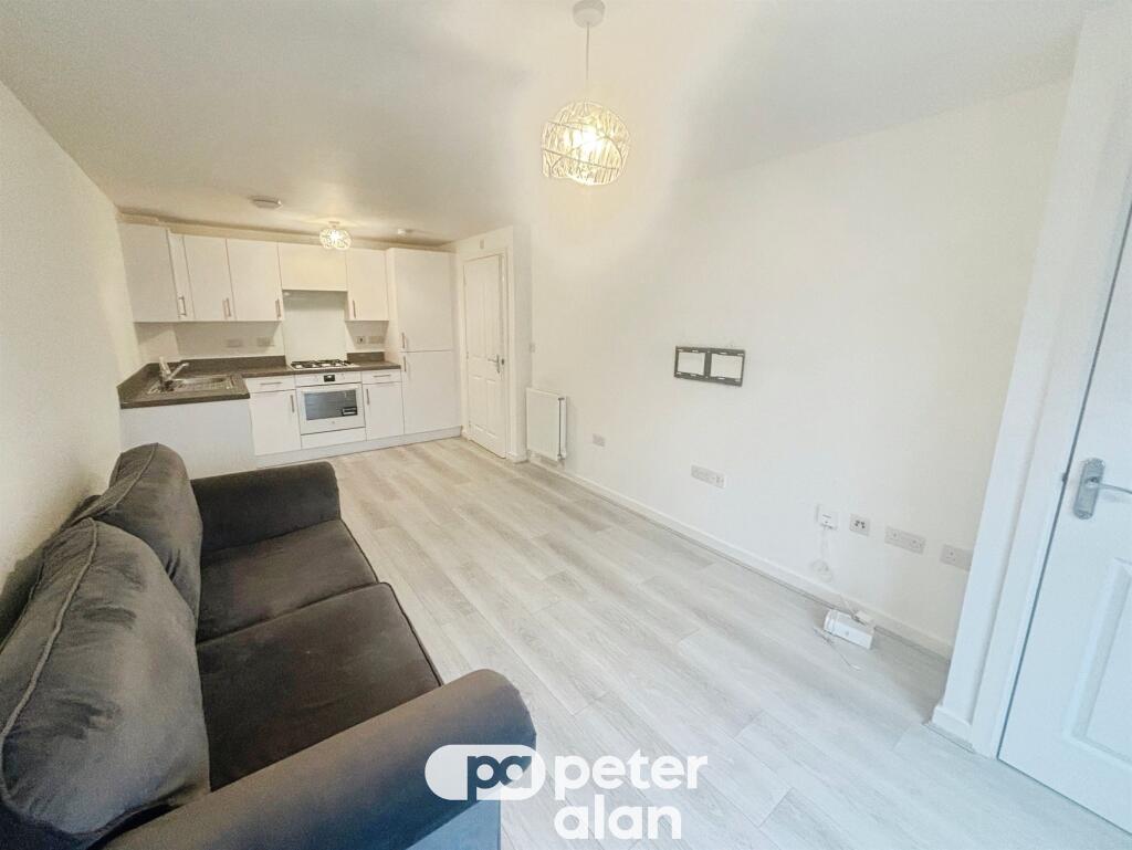 Main image of property: Clos Y Rheilffordd, Barry