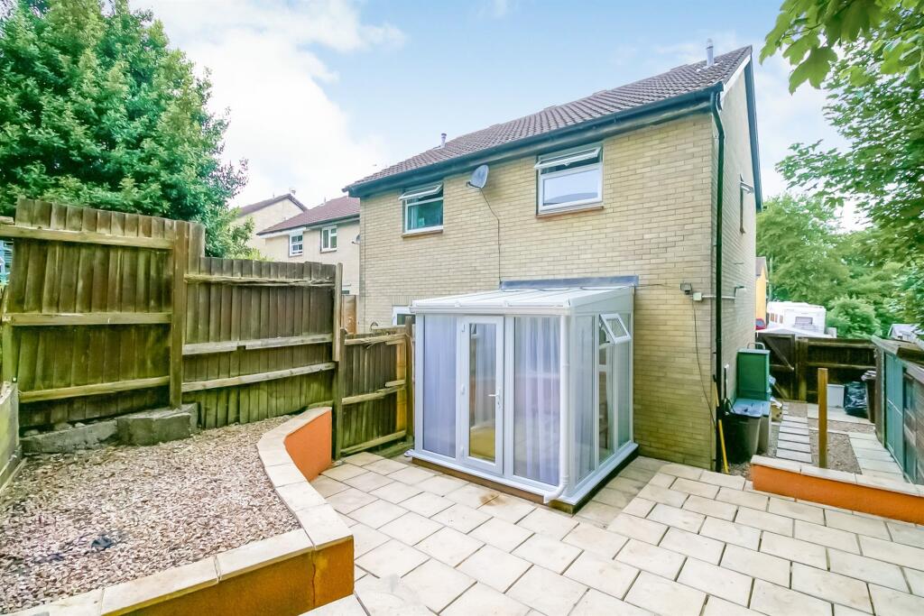 2 bedroom semidetached house for sale in Lakin Drive, Barry, CF62