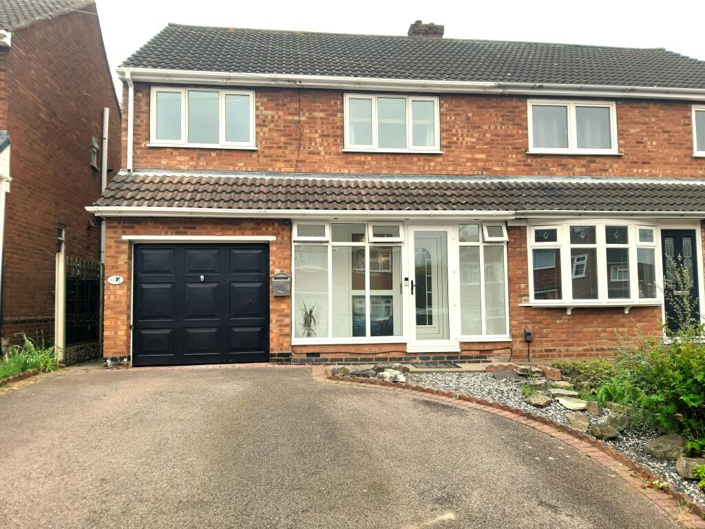 3 bedroom semidetached house for sale in Belmont Road, Wilnecote