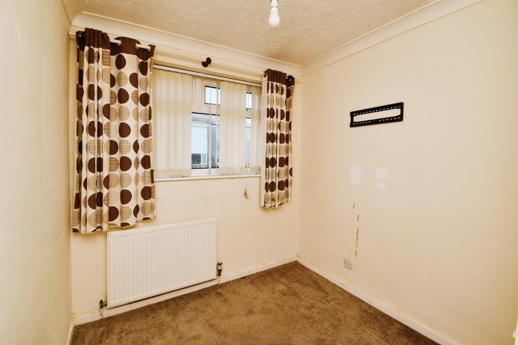 3 bedroom semidetached house for sale in Forest Avenue, Cefn Hengoed