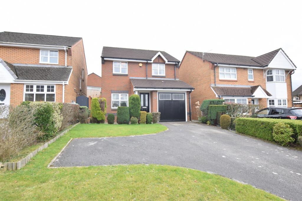 3 bedroom detached house for sale in Groveside Road, Oakdale, Blackwood