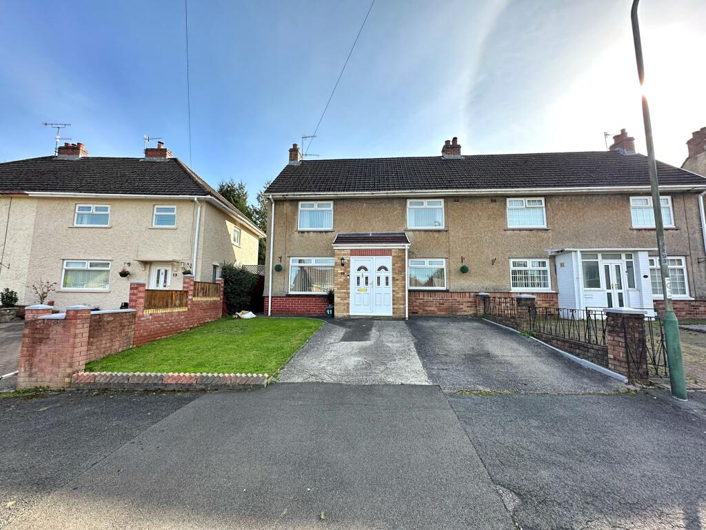 3 bedroom semidetached house for sale in Upland Road, Pontllanfraith