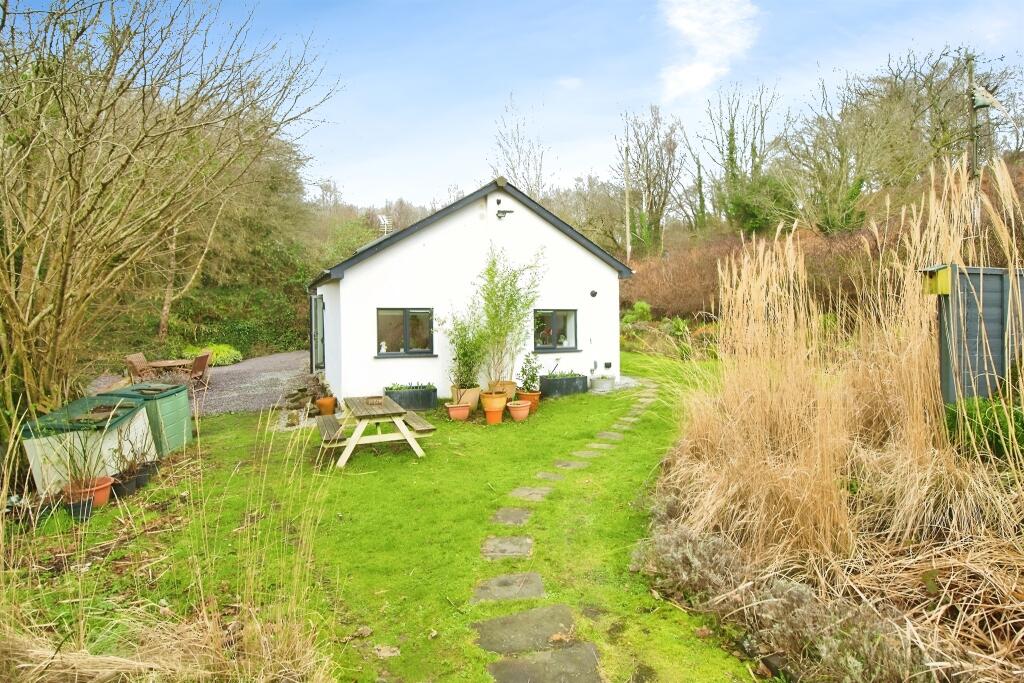 Additional property image - Heol-Y-Felin, Cefn Hengoed, Hengoed