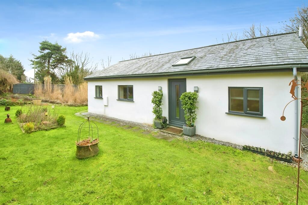 Main image of property: Heol-Y-Felin, Cefn Hengoed, Hengoed