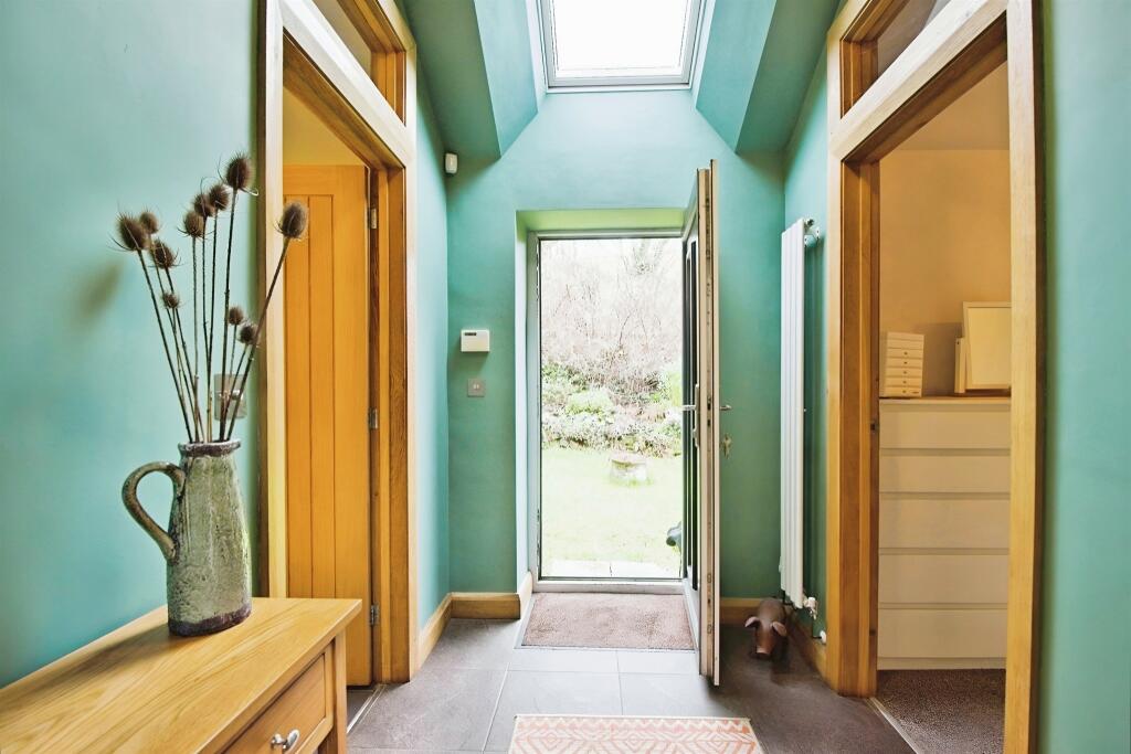 Additional property image - Heol-Y-Felin, Cefn Hengoed, Hengoed