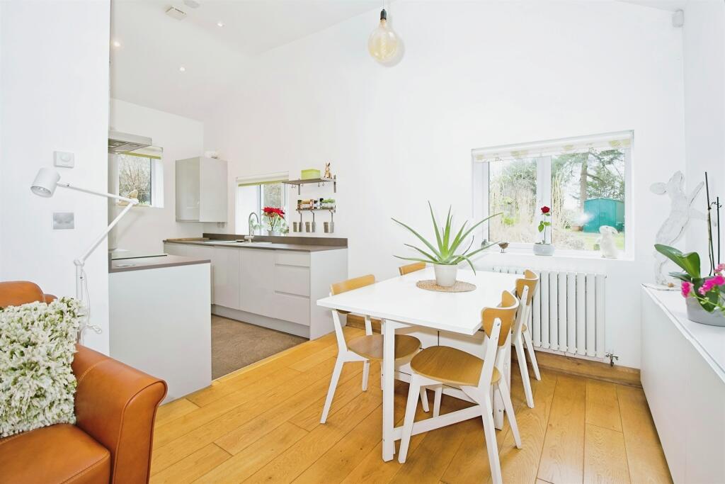 Additional property image - Heol-Y-Felin, Cefn Hengoed, Hengoed