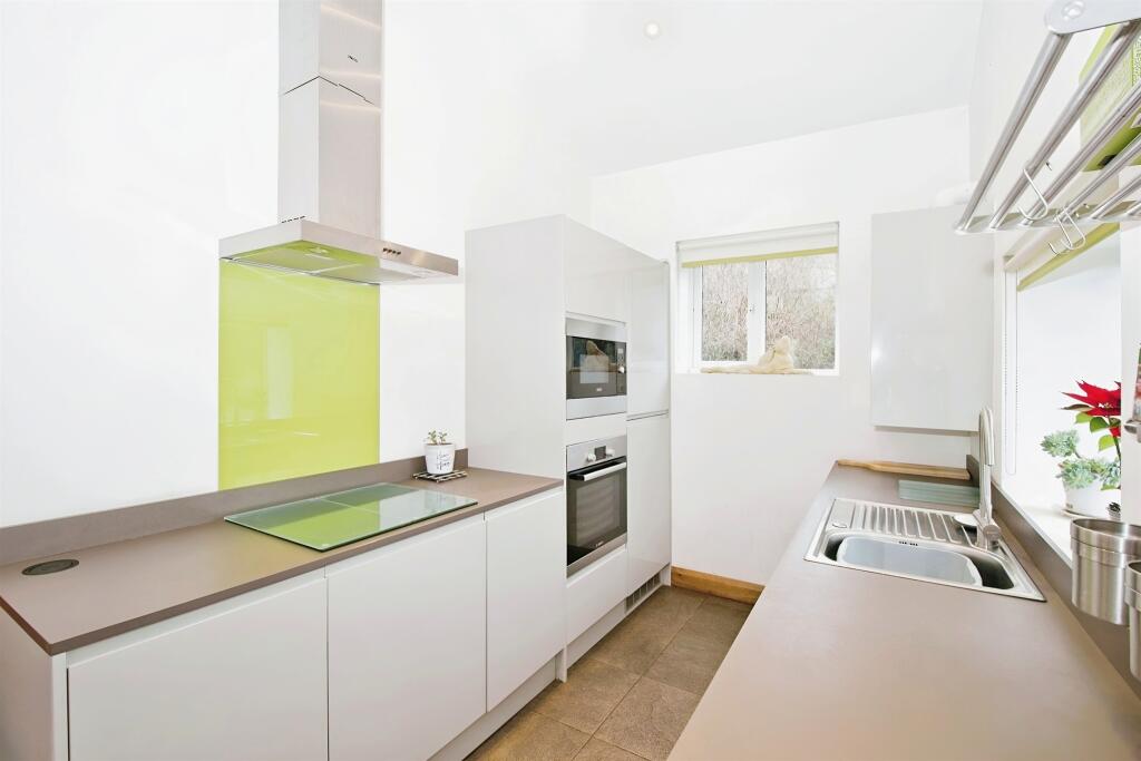 Additional property image - Heol-Y-Felin, Cefn Hengoed, Hengoed