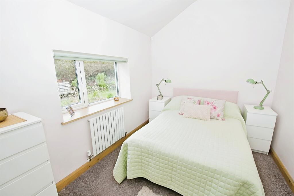 Additional property image - Heol-Y-Felin, Cefn Hengoed, Hengoed