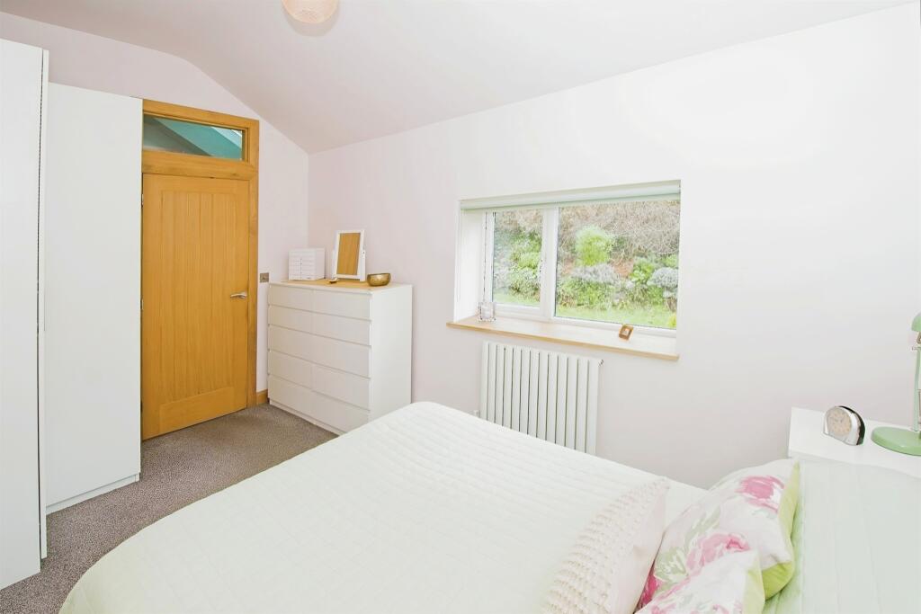 Additional property image - Heol-Y-Felin, Cefn Hengoed, Hengoed