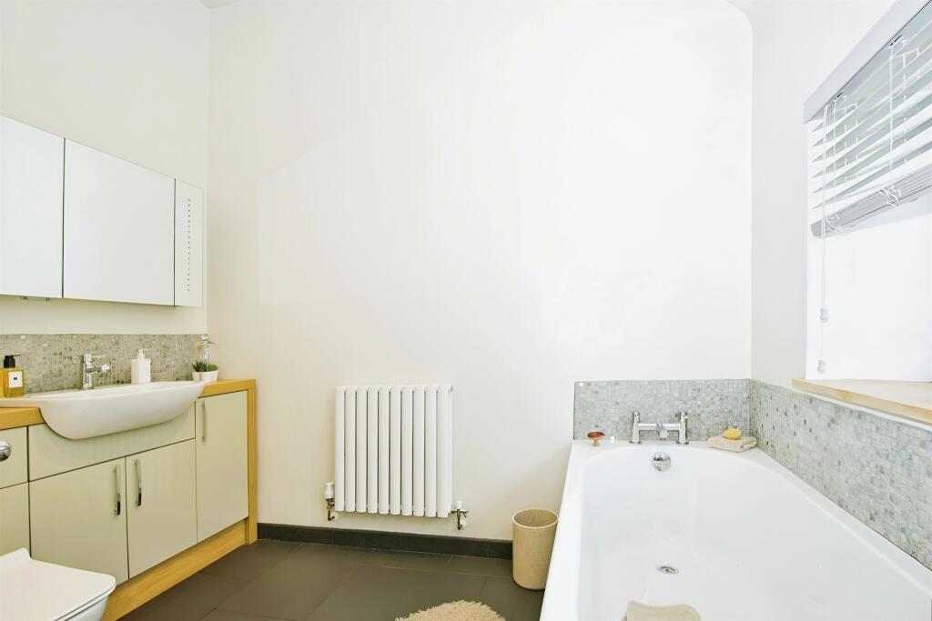 Additional property image - Heol-Y-Felin, Cefn Hengoed, Hengoed