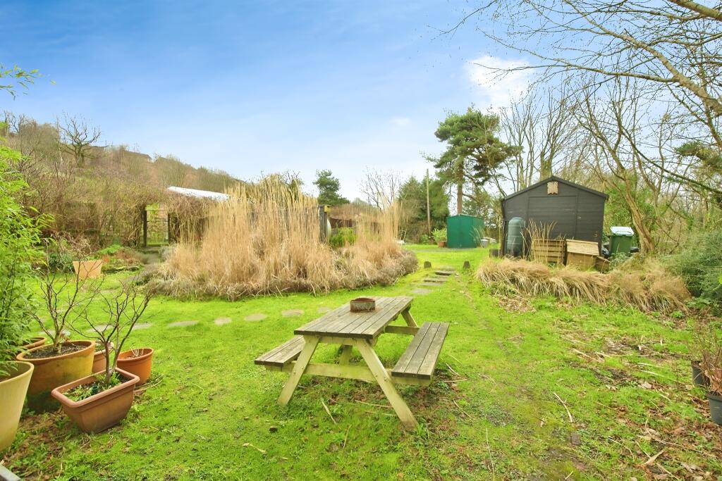 Additional property image - Heol-Y-Felin, Cefn Hengoed, Hengoed