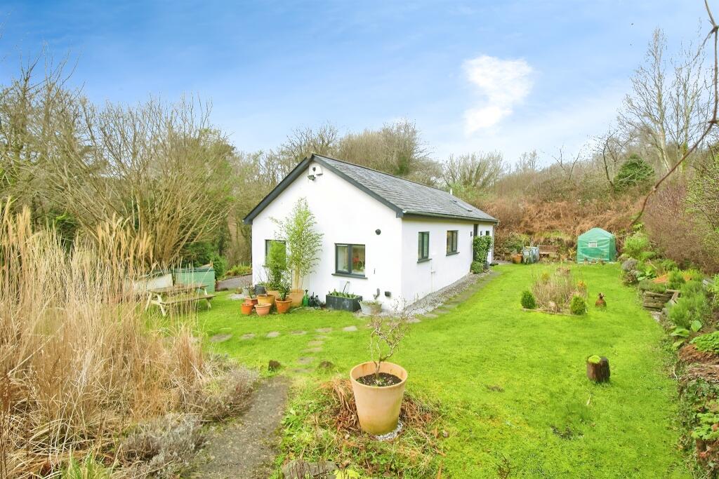 Additional property image - Heol-Y-Felin, Cefn Hengoed, Hengoed