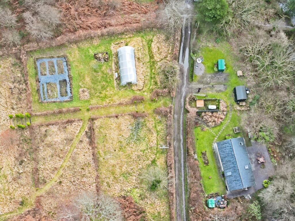 Additional property image - Heol-Y-Felin, Cefn Hengoed, Hengoed