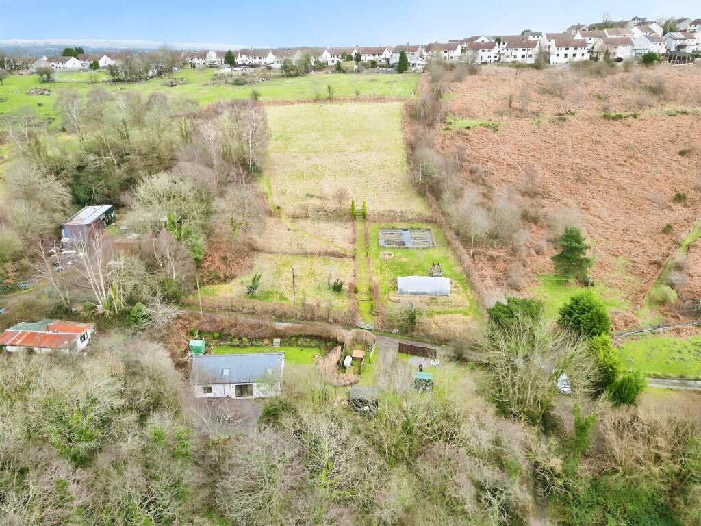 Additional property image - Heol-Y-Felin, Cefn Hengoed, Hengoed
