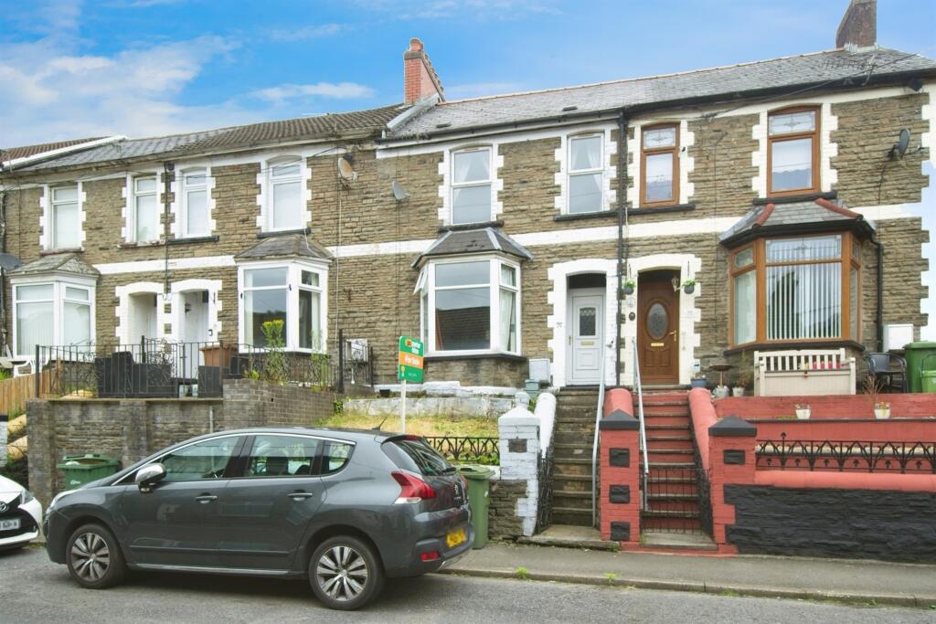 2 bedroom terraced house for sale in Queens Road, Elliots Town, New