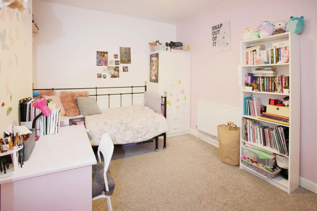 Additional property image - Groesfaen Terrace, Deri, Bargoed