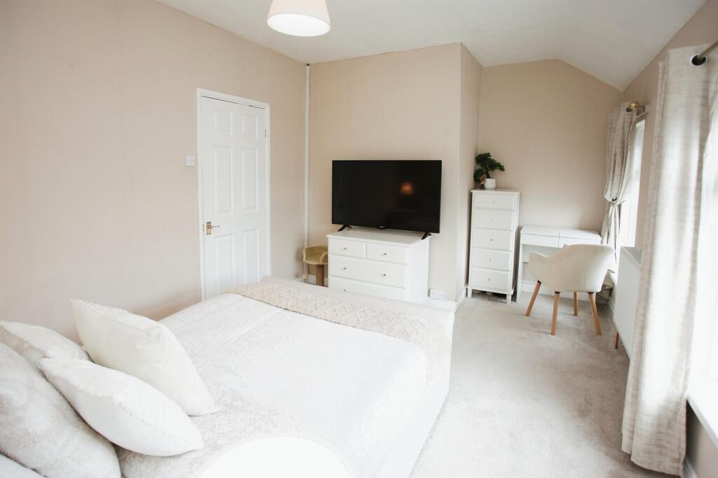 Additional property image - Gelligaer Road, Cefn Hengoed, Hengoed