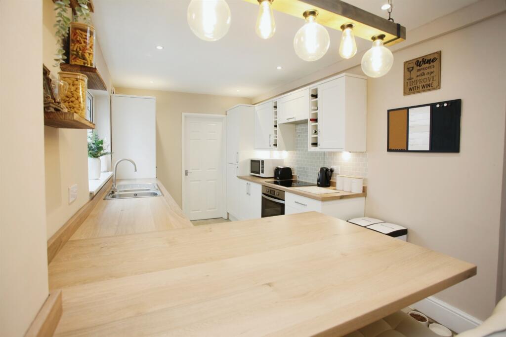Additional property image - Gelligaer Road, Cefn Hengoed, Hengoed