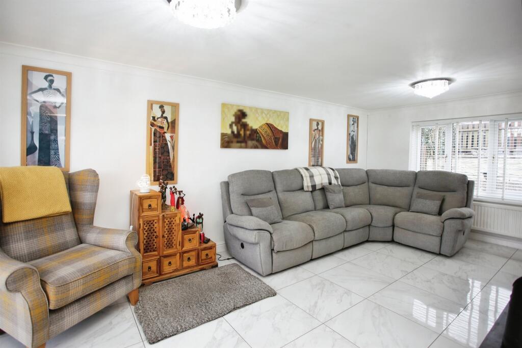 Additional property image - Hengoed Hall Drive, Cefn Hengoed, HENGOED