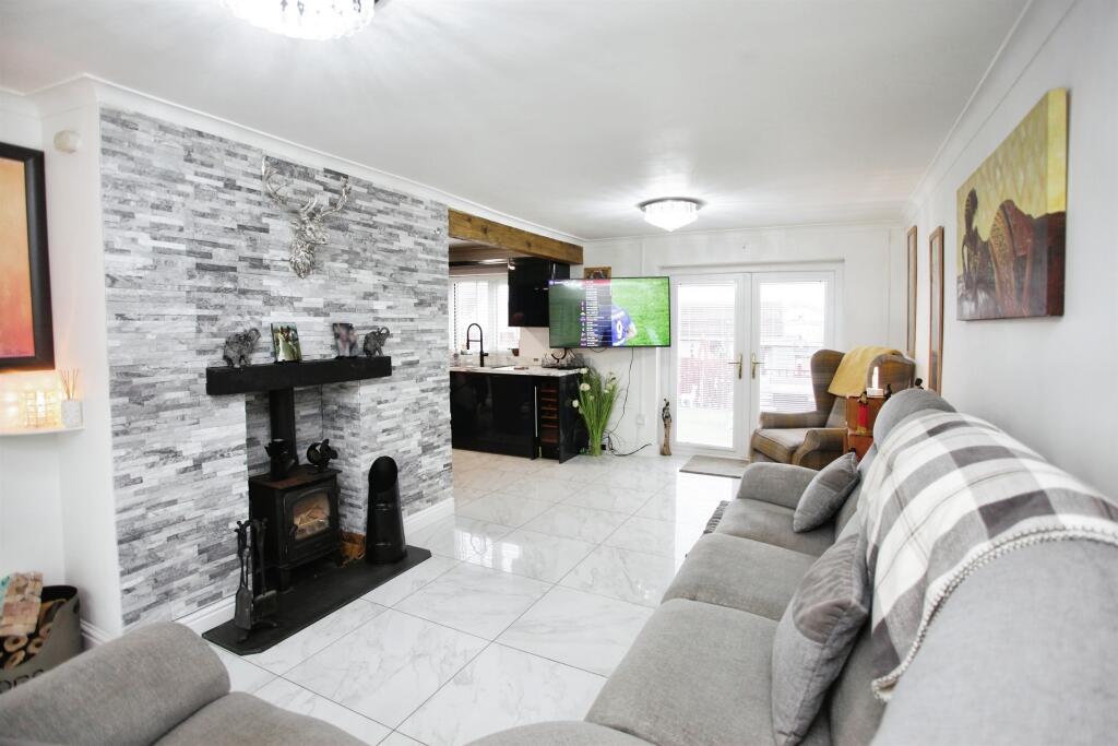 Additional property image - Hengoed Hall Drive, Cefn Hengoed, HENGOED