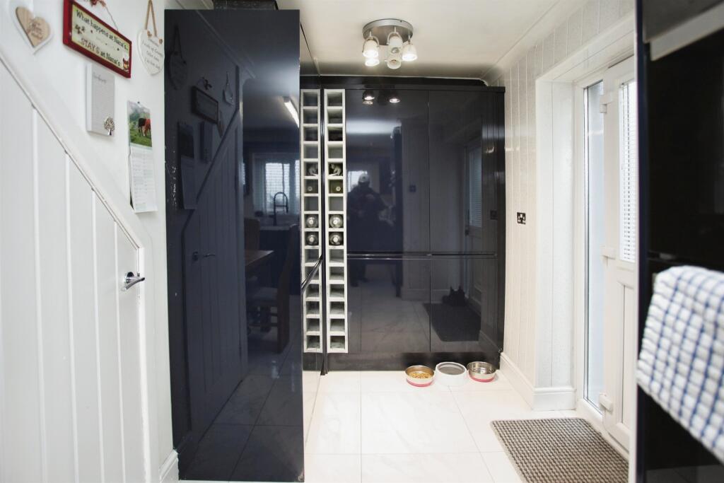 Additional property image - Hengoed Hall Drive, Cefn Hengoed, HENGOED