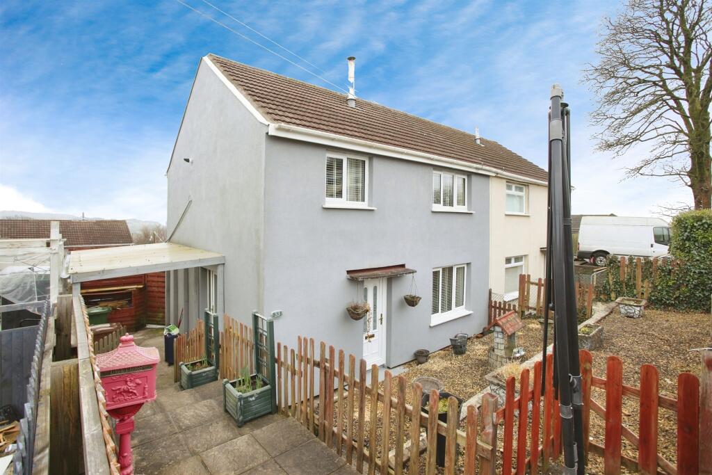 Additional property image - Hengoed Hall Drive, Cefn Hengoed, HENGOED