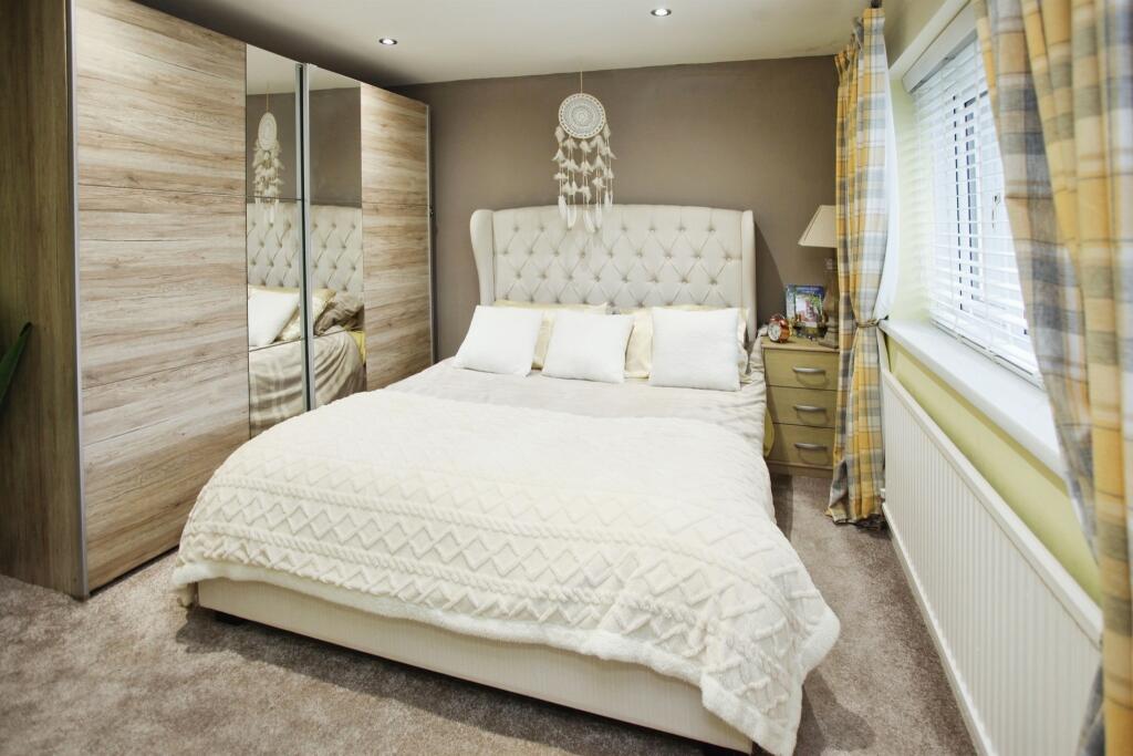 Additional property image - Hengoed Hall Drive, Cefn Hengoed, HENGOED