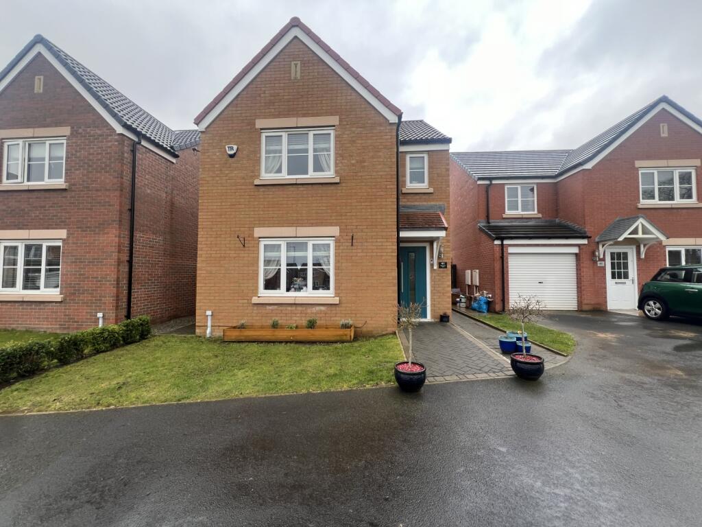 3 bedroom detached house for sale in Whitehouse Court, Easington