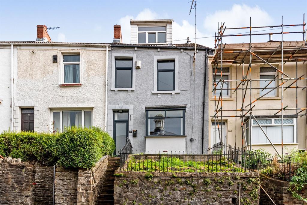4 bedroom terraced house for sale in Bryn Syfi Terrace, Swansea, SA1