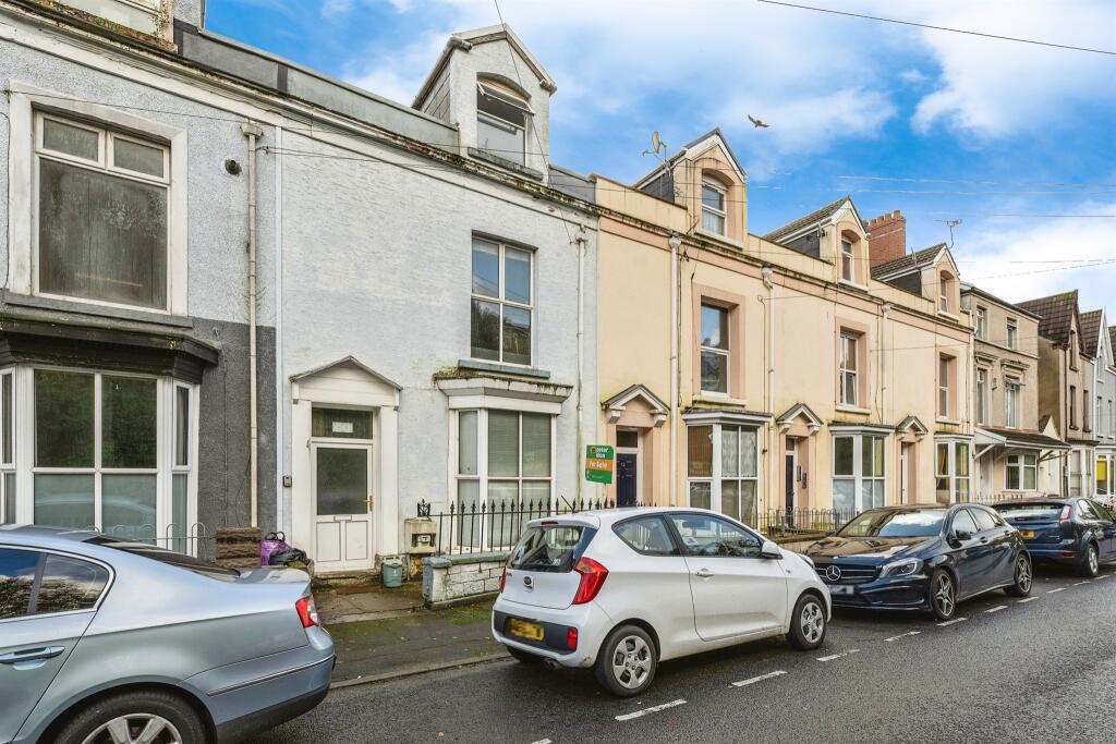 6 bedroom terraced house for sale in Carlton Terrace, Swansea, SA1